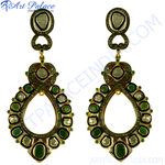 将图像加载到图库查看器中, Elegant drop earrings featuring emerald and diamond gemstones, set in a gold plating metal base, a perfect statement jewelry piece.