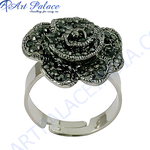 Load image into Gallery viewer, Black crystal rose adjustable ring, silver flower ring, elegant women's jewelry.