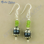 Load image into Gallery viewer, 925 sterling silver drop earrings with green peridot and black pearl gemstones, perfect for women.

