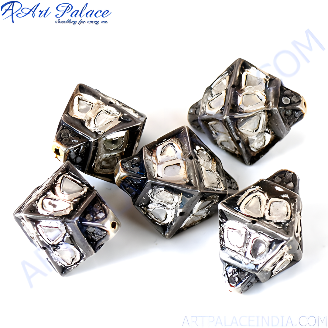 Geometric silver diamond beads, ideal for creating unique and elegant jewelry pieces.