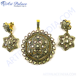 Load image into Gallery viewer, Gold floral pendant and earrings set with diamonds, a luxurious jewelry piece for women.
