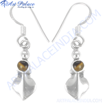 将图像加载到图库查看器中， Sterling silver dangle earrings with tiger eye gemstone and leaf design in silver color
