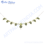 将图像加载到图库查看器中， Elegant silver necklace with green stones, perfect for women&#39;s daily wear and gifting.

