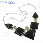 将图像加载到图库查看器中， 925 sterling silver statement necklace with black onyx and green peridot gemstones.
