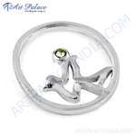 Load image into Gallery viewer, Sterling silver abstract ring with a green gemstone, perfect for women&#39;s jewelry.
