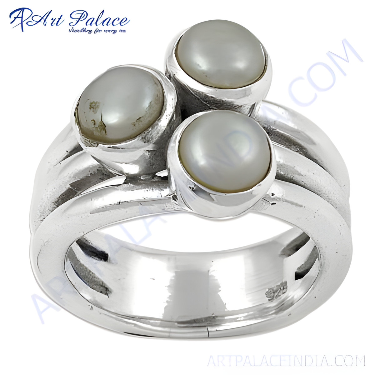 Sterling silver ring with three gray pearls, a beautiful and elegant jewelry piece for women