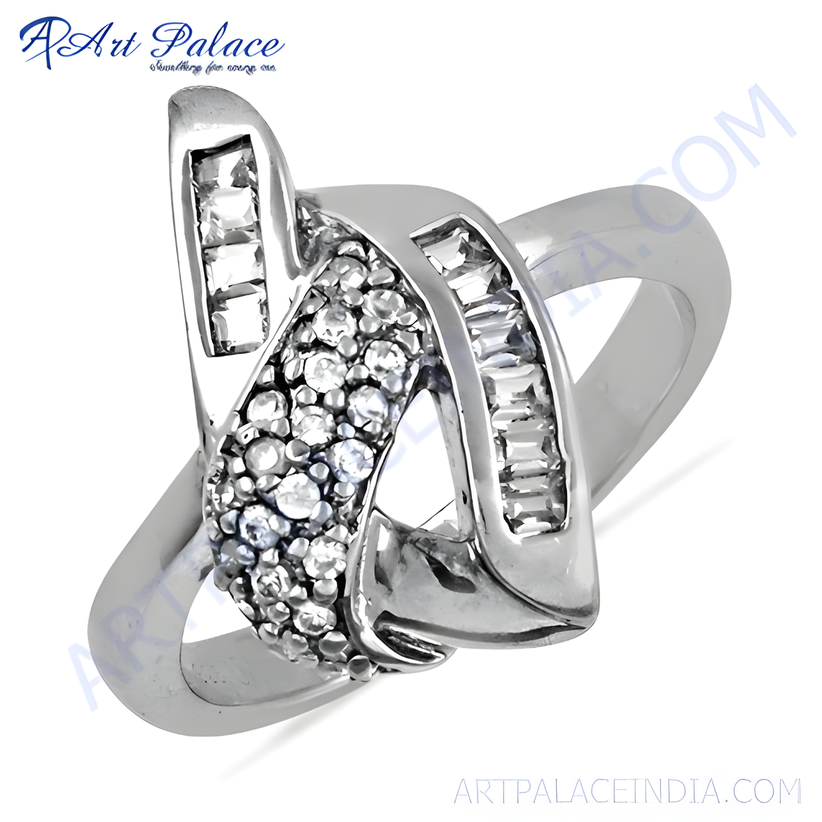 Elegant silver ring with sparkling diamonds, a fashionable piece for women