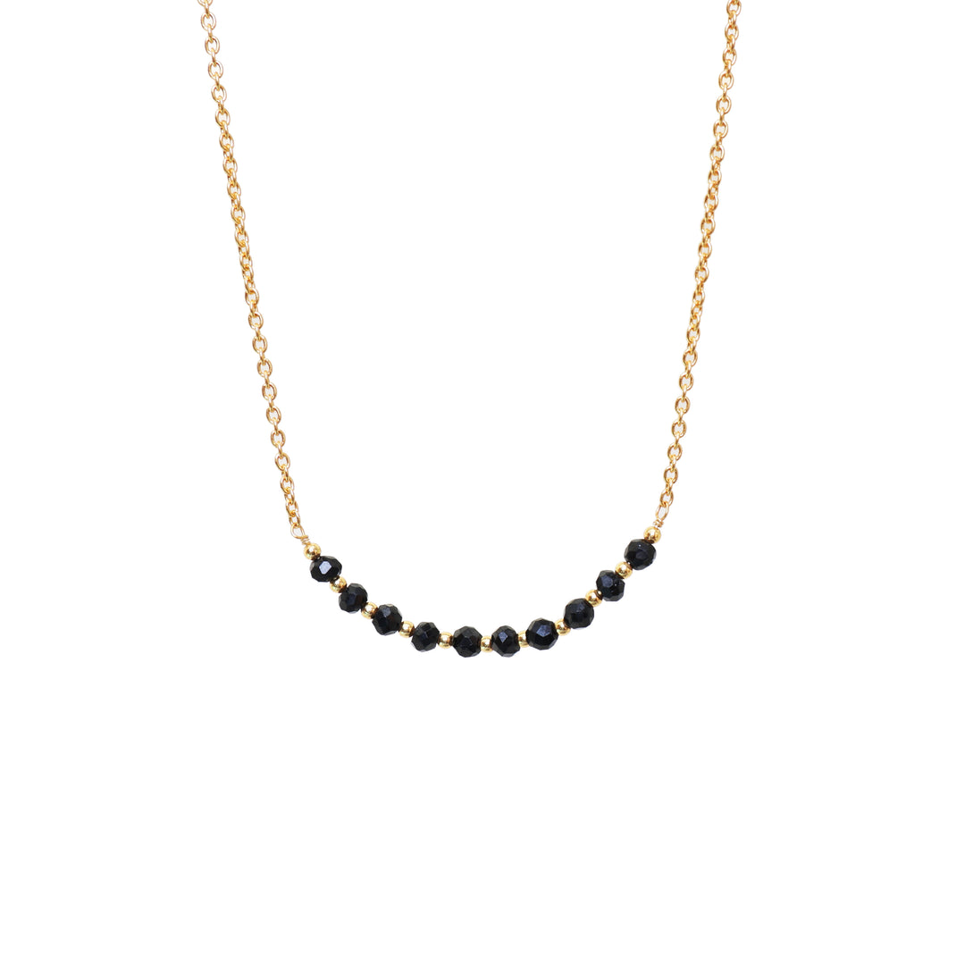 Collar de cuentas negras con cadena dorada para mujer | Joyería minimalista
