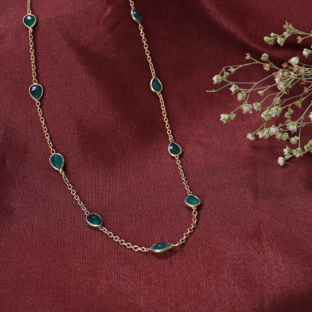 Collar de esmeralda en forma de lágrima en oro para mujer | Joyería elegante
