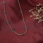 Load image into Gallery viewer, Collar de esmeralda en forma de lágrima en oro para mujer | Joyería elegante
