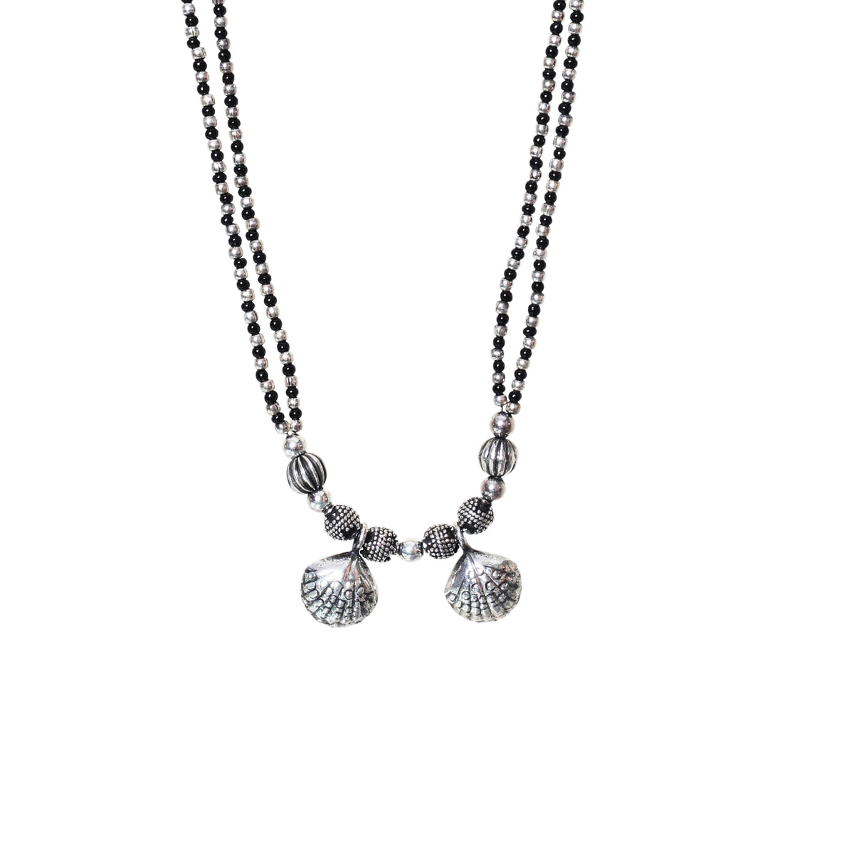 Silver shell pendant necklace for women | unique design