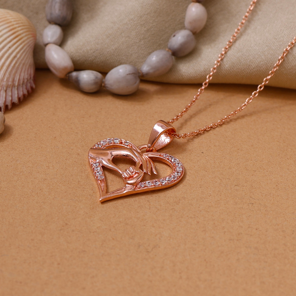 Rose gold plating heart hands pendant necklace | gift for her