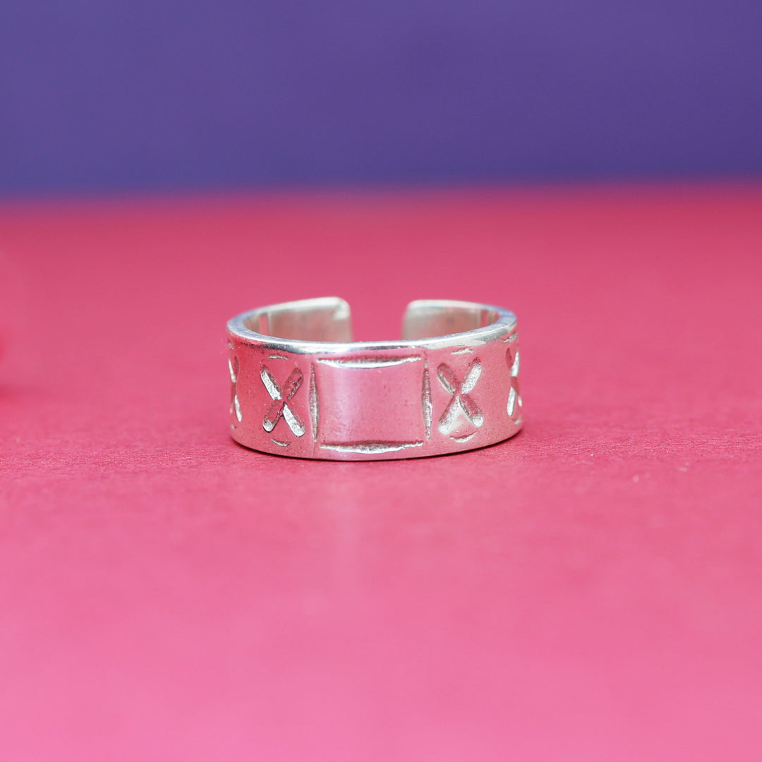 Silver Adjustable Toe Ring with Cross Design | Daily Wear Jewelry